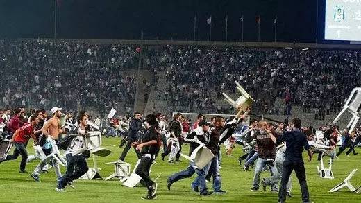  慕尼黑德比战火药味十足险冲突  