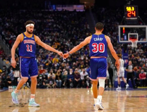  锡安爆发三十五分鹈鹕战胜爵士结束三连败颓势  