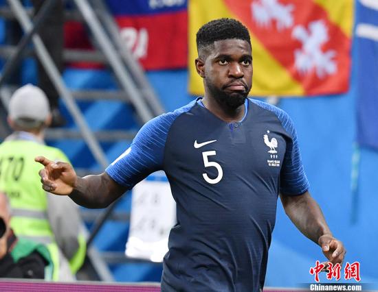  里昂定位球配合精妙打入制胜进球定乾坤